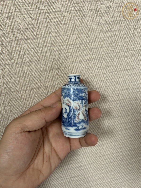 古玩陶瓷青花釉里紅人物故事紋鼻煙壺真品鑒賞圖