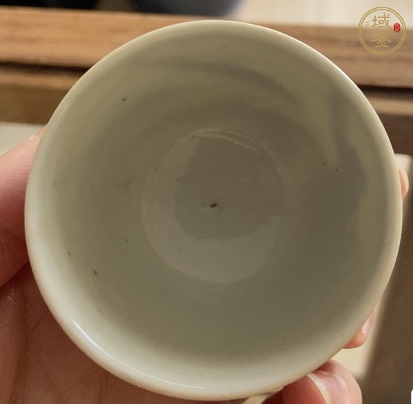 古玩陶瓷青花云鶴紋仰鐘杯真品鑒賞圖