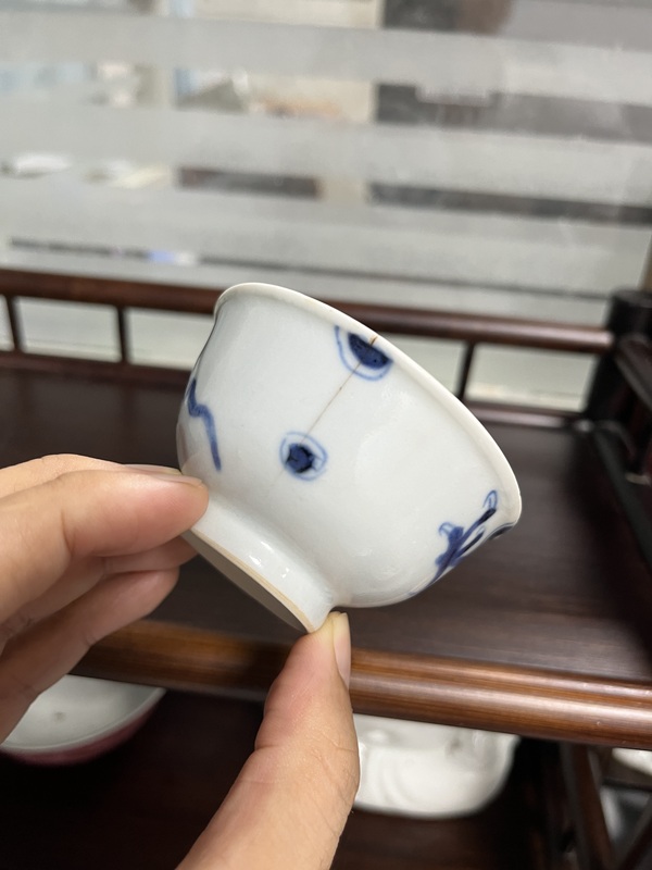 古玩陶瓷雍正過墻龍紋青花杯拍賣，當(dāng)前價格1200元