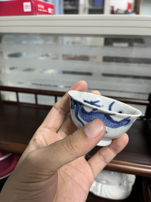 古玩陶瓷雍正過墻龍紋青花杯拍賣，當(dāng)前價格1200元