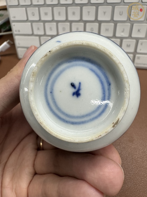 古玩陶瓷青花花卉杯真品鑒賞圖