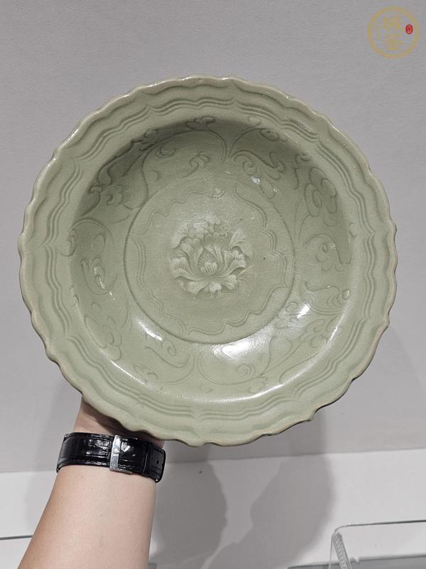 古玩陶瓷龍泉盤真品鑒賞圖