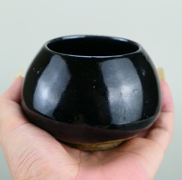 古玩陶瓷精品:明代定窯系黑釉雞心罐拍賣，當(dāng)前價(jià)格900元