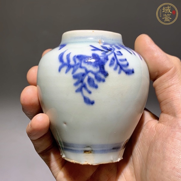 古玩陶瓷青花花卉紋罐真品鑒賞圖