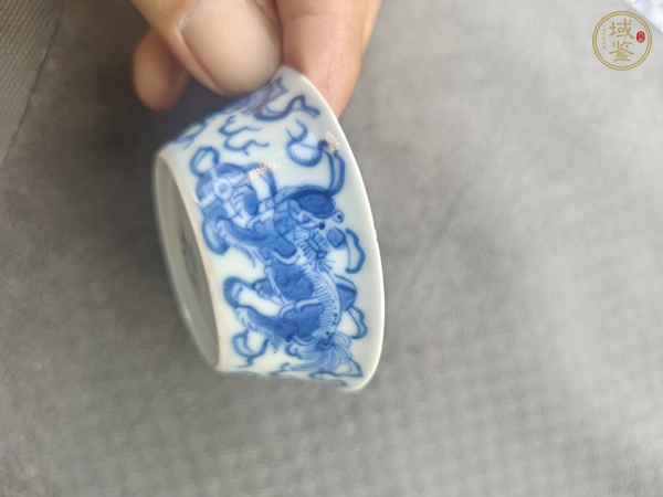 古玩陶瓷青花獅子繡球圖馬蹄杯真品鑒賞圖