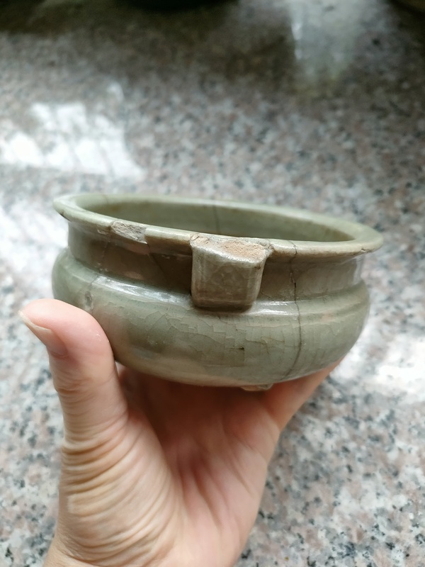 古玩陶瓷宋元青瓷三足香爐拍賣，當(dāng)前價(jià)格800元