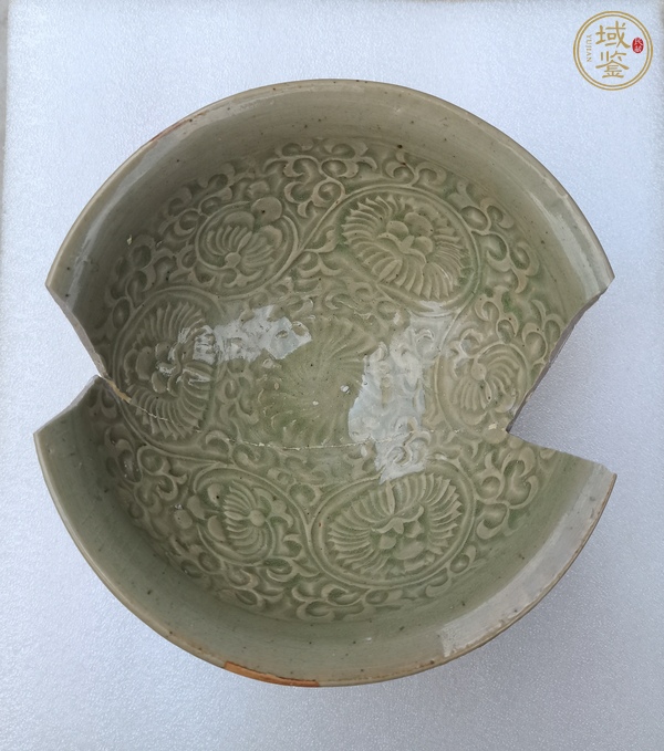 古玩陶瓷耀州窯青釉團菊碗真品鑒賞圖