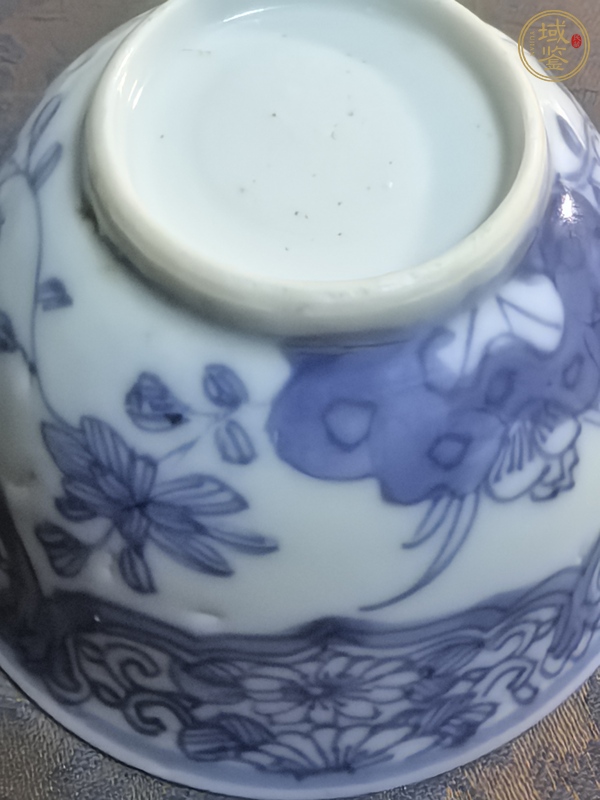 古玩陶瓷花卉紋青花杯真品鑒賞圖