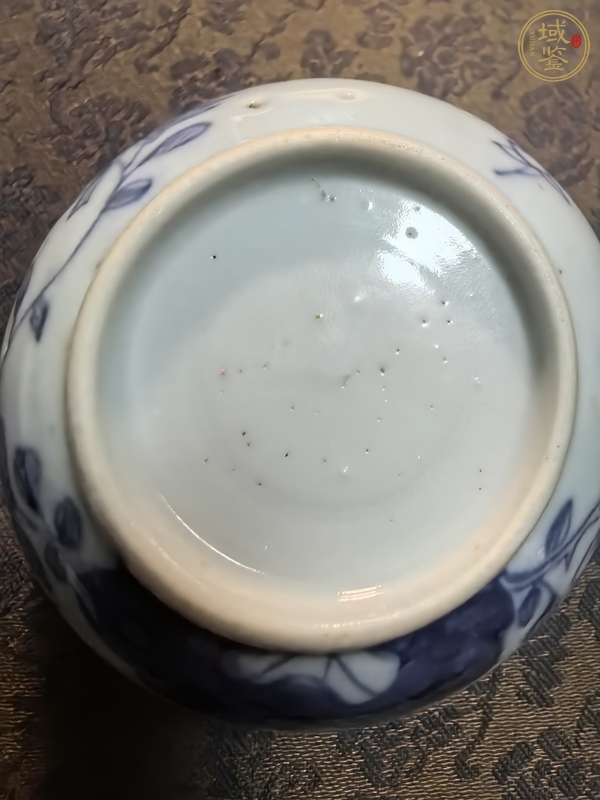 古玩陶瓷花卉紋青花杯真品鑒賞圖