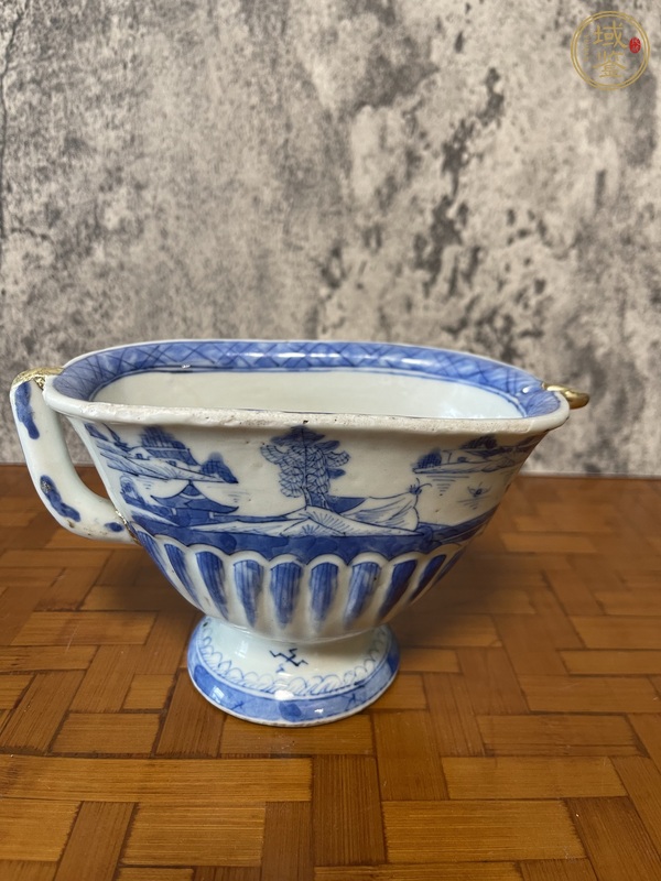 古玩陶瓷山水亭臺(tái)樓閣青花杯真品鑒賞圖