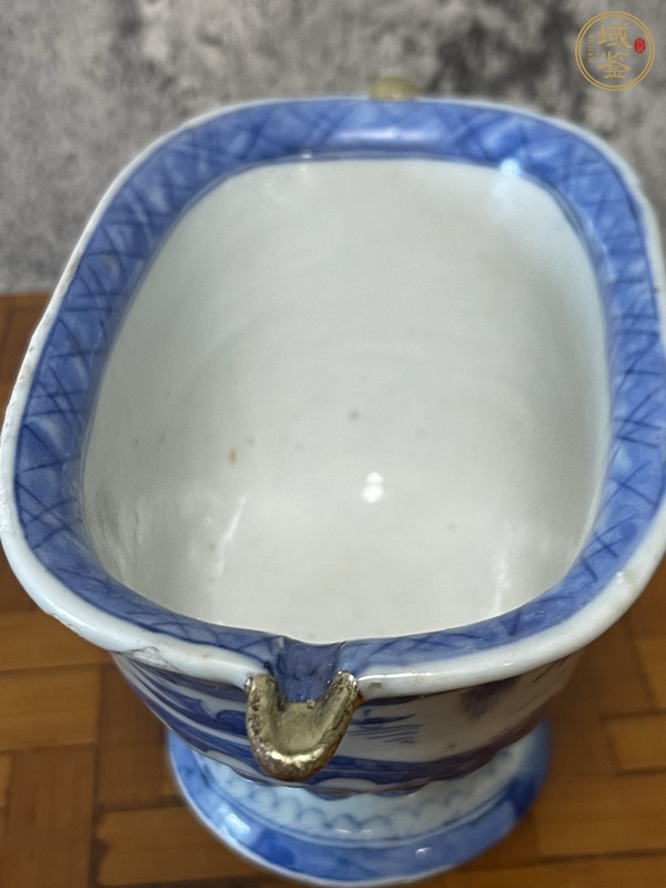 古玩陶瓷山水亭臺(tái)樓閣青花杯真品鑒賞圖