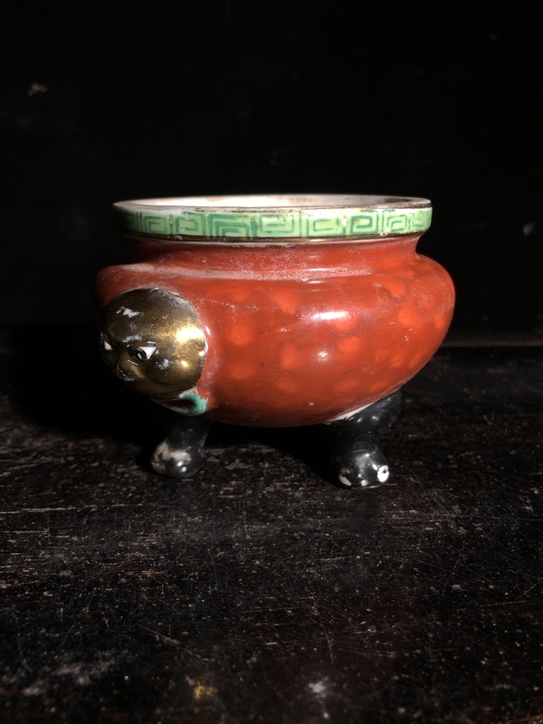 古玩陶瓷**紅釉獅耳三足爐拍賣(mài),當(dāng)前價(jià)格1999元