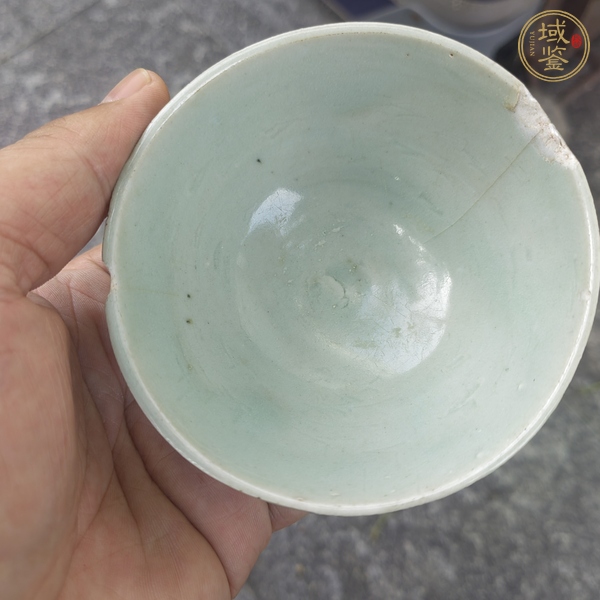 古玩陶瓷仿龍泉釉線條紋茶碗真品鑒賞圖