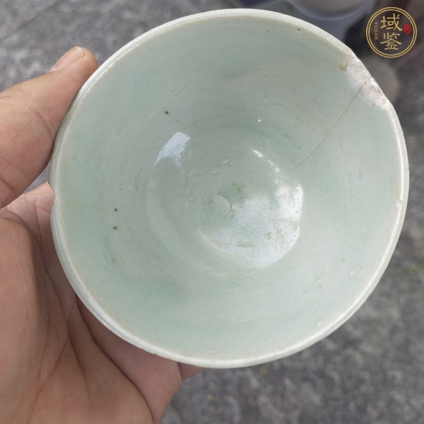 古玩陶瓷仿龍泉釉線條紋茶碗真品鑒賞圖