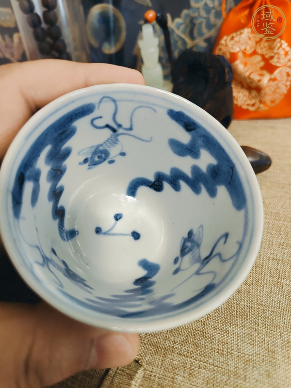 古玩陶瓷青花魚藻紋杯子真品鑒賞圖