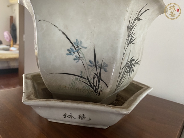 古玩陶瓷粉彩四季花卉紋六方花盆真品鑒賞圖