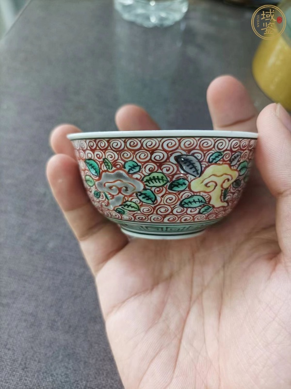 古玩陶瓷五彩靈芝花卉紋茶碗真品鑒賞圖