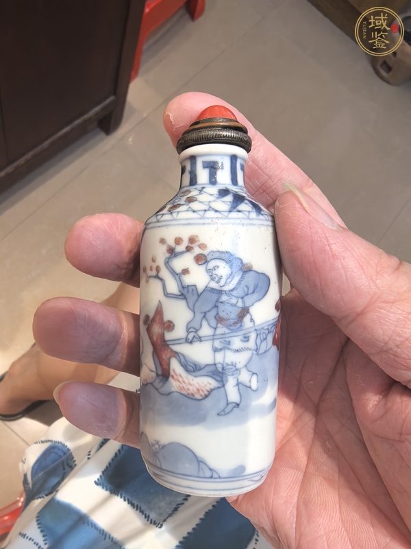 古玩陶瓷鼻煙壺真品鑒賞圖