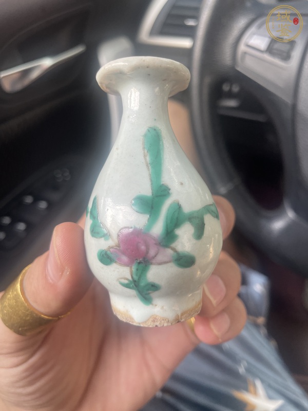 古玩陶瓷花卉紋粉彩瓶真品鑒賞圖