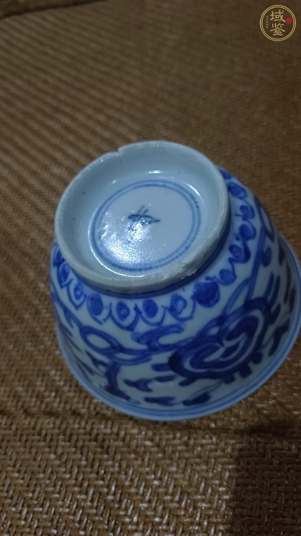 古玩陶瓷花卉紋青花小碗真品鑒賞圖