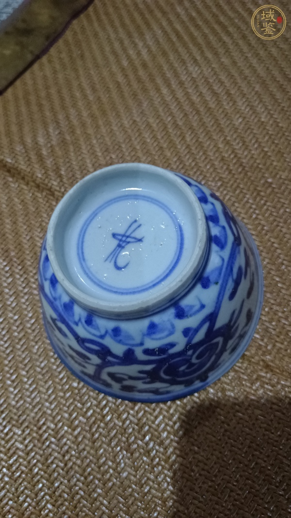 古玩陶瓷花卉紋青花小碗真品鑒賞圖