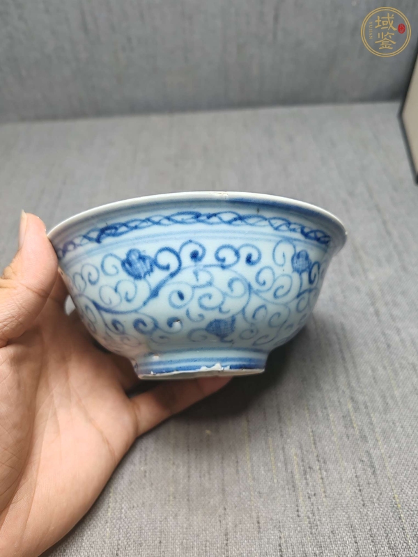 古玩陶瓷花卉紋青花碗真品鑒賞圖