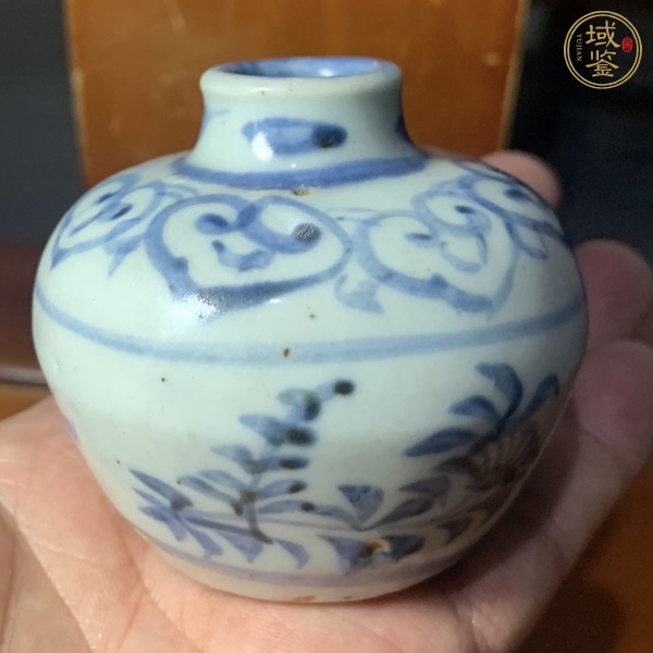 古玩陶瓷青花花卉紋罐真品鑒賞圖