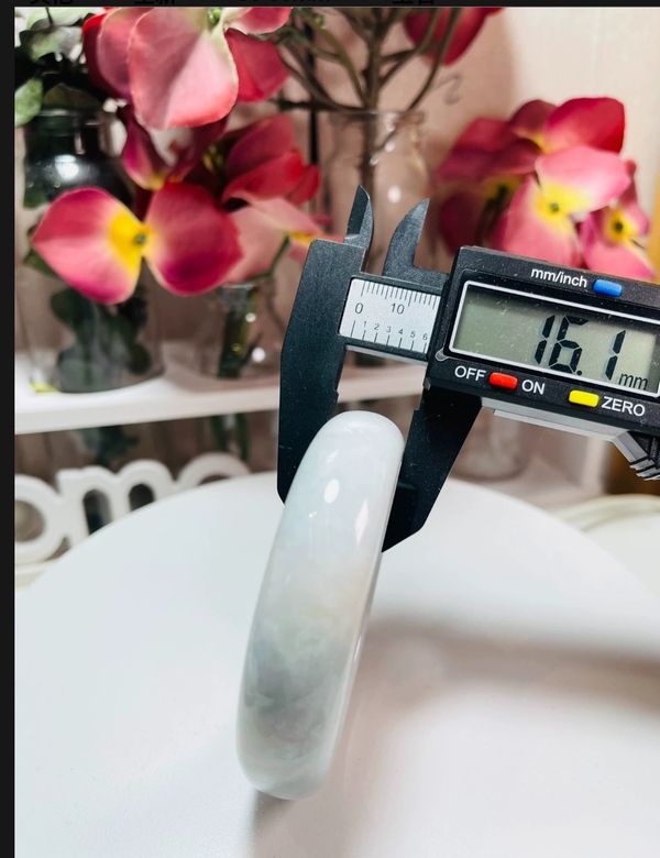 古玩玉器天然翡翠手鐲拍賣,當(dāng)前價(jià)格1900元
