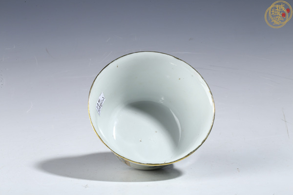 古玩陶瓷民國(guó)江西瓷業(yè)公司款粉彩侍女蓋碗真品鑒賞圖