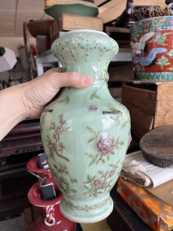 古玩陶瓷花鳥紋粉彩瓶真品鑒賞圖