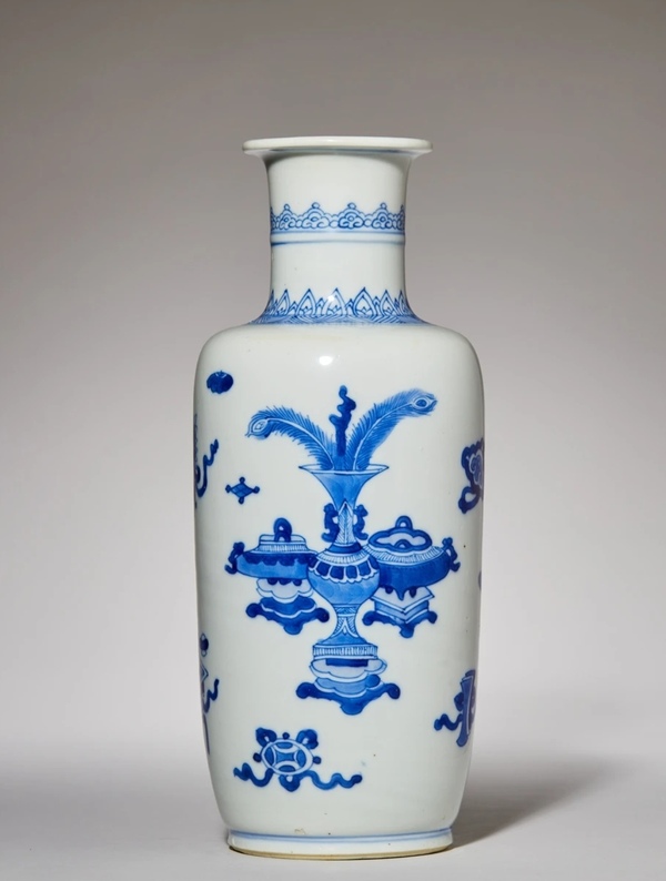 古玩轉賣清康熙青花博古紋棒槌瓶拍賣,當前價格3999元