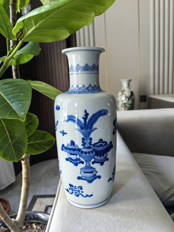 古玩陶瓷清康熙青花博古紋棒槌瓶拍賣,當(dāng)前價(jià)格29800元