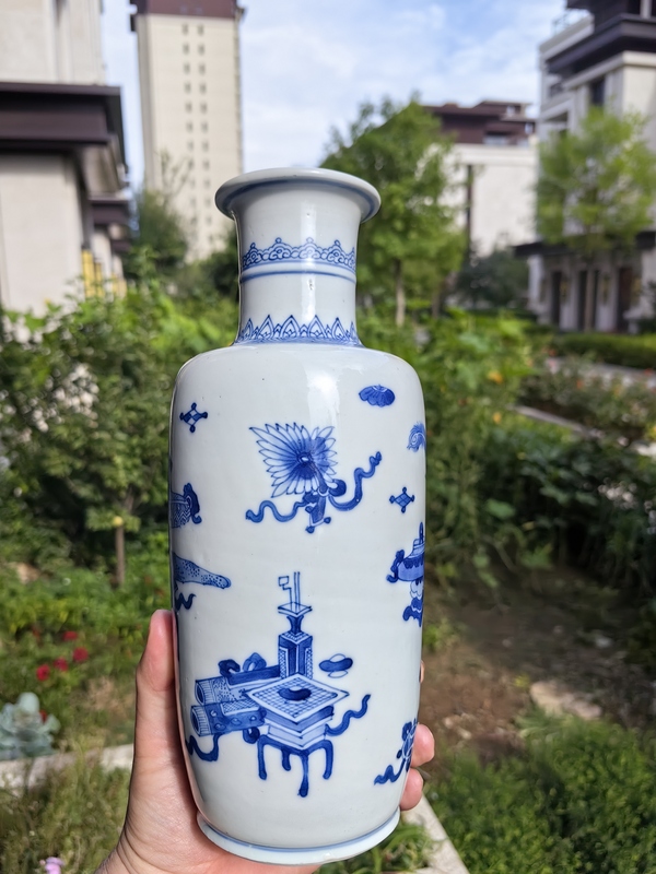 古玩陶瓷清康熙青花博古紋棒槌瓶拍賣,當(dāng)前價(jià)格29800元