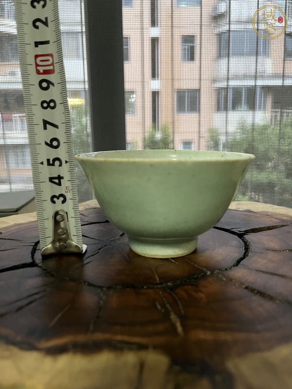 古玩陶瓷豆青釉杯真品鑒賞圖