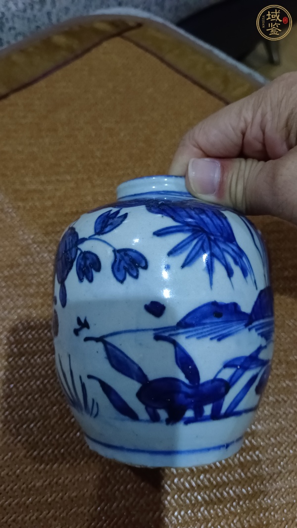 古玩陶瓷花鳥紋青花罐真品鑒賞圖