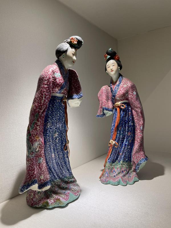 古玩陶瓷晚清粉彩仕女一對(duì)拍賣,當(dāng)前價(jià)格21888元