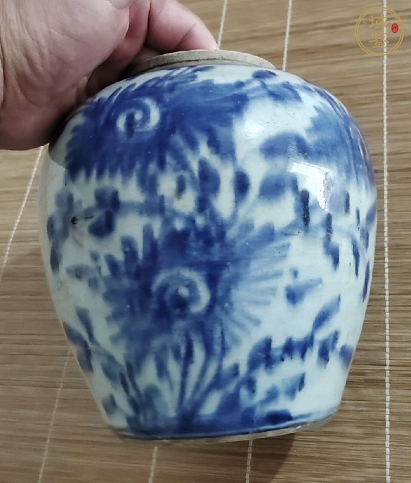 古玩陶瓷青花花卉紋罐真品鑒賞圖