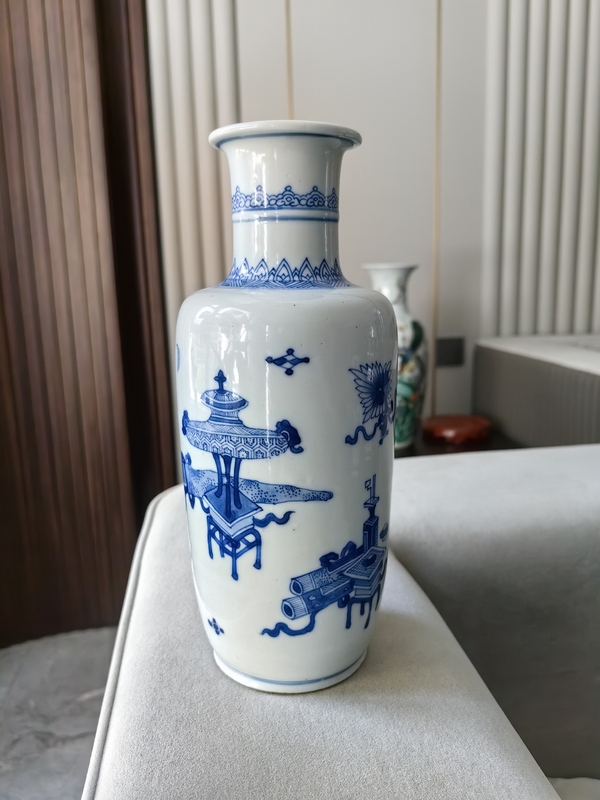古玩陶瓷清康熙青花博古紋棒槌瓶拍賣,當(dāng)前價(jià)格29800元