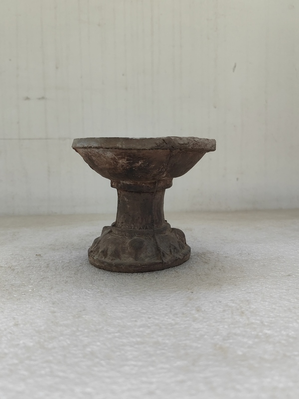 古玩陶瓷灰陶燭臺拍賣,當(dāng)前價(jià)格680元