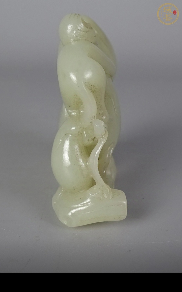 古玩玉器和田玉雕“靈猴獻(xiàn)壽”擺件真品鑒賞圖