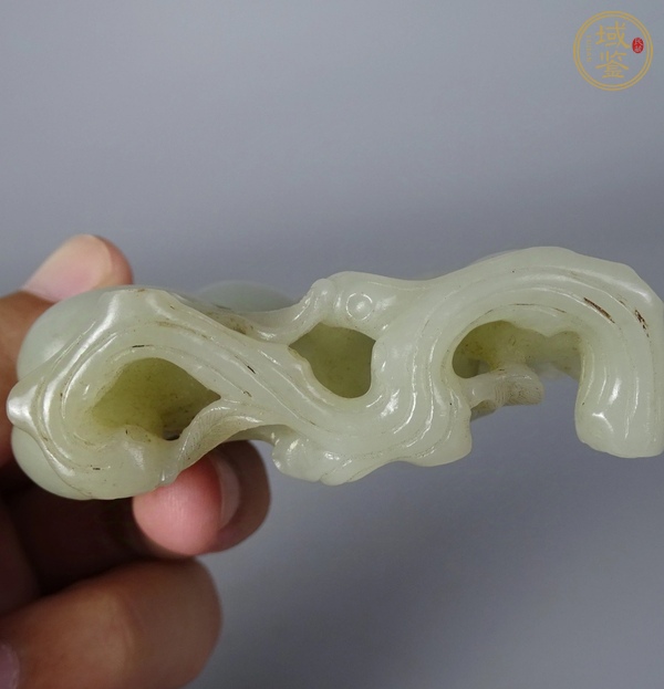 古玩玉器和田玉雕“靈猴獻(xiàn)壽”擺件真品鑒賞圖