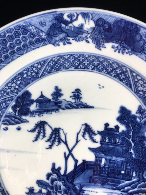 古玩陶瓷乾隆青花山水樓閣紋深腹折沿盤拍賣,當前價格1588元