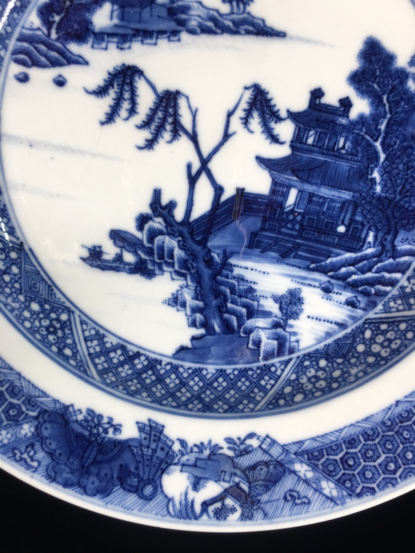 古玩陶瓷乾隆青花山水樓閣紋深腹折沿盤拍賣,當前價格1588元