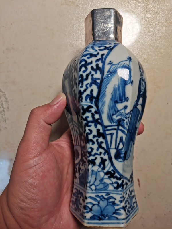 古玩陶瓷青花人物故事紋六方瓶拍賣,當(dāng)前價(jià)格800元
