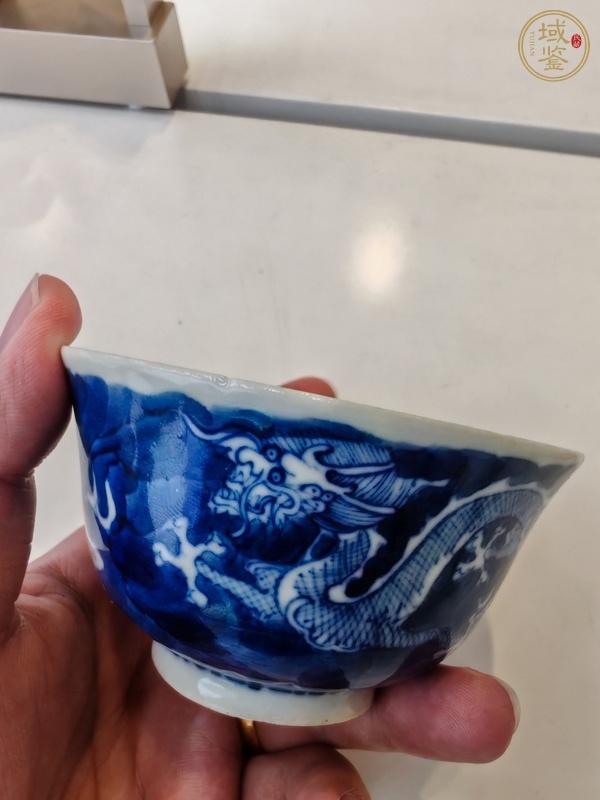 古玩陶瓷龍紋青花杯真品鑒賞圖