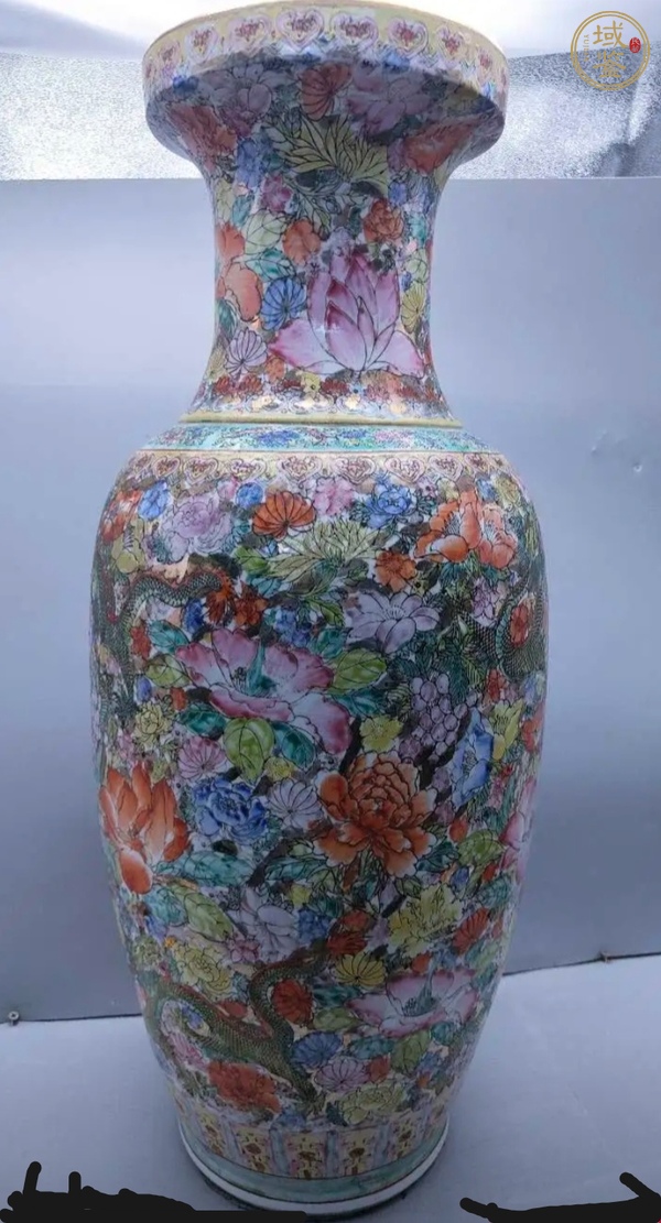 古玩陶瓷百花不落花間龍紋粉彩盤口瓶真品鑒賞圖