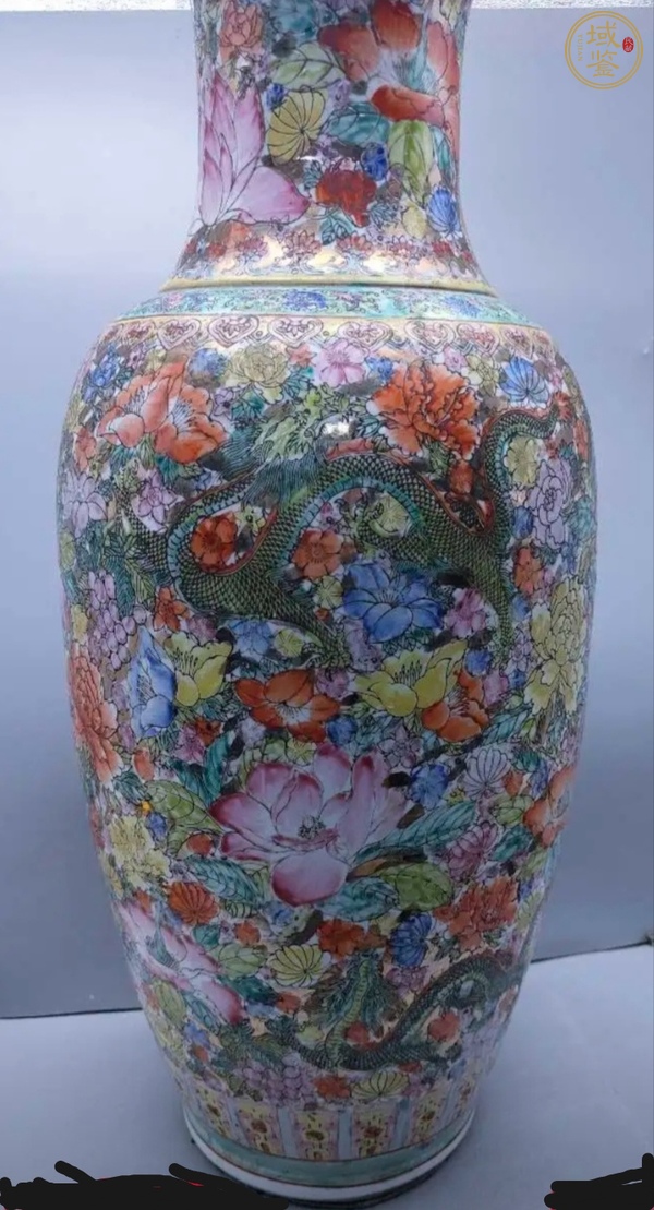 古玩陶瓷百花不落花間龍紋粉彩盤口瓶真品鑒賞圖