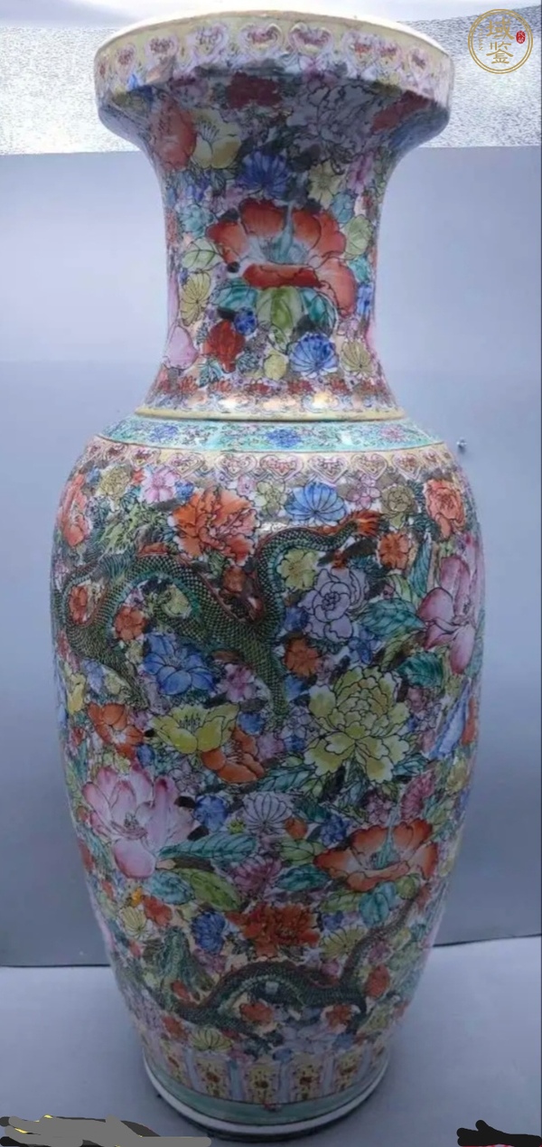 古玩陶瓷百花不落花間龍紋粉彩盤口瓶真品鑒賞圖