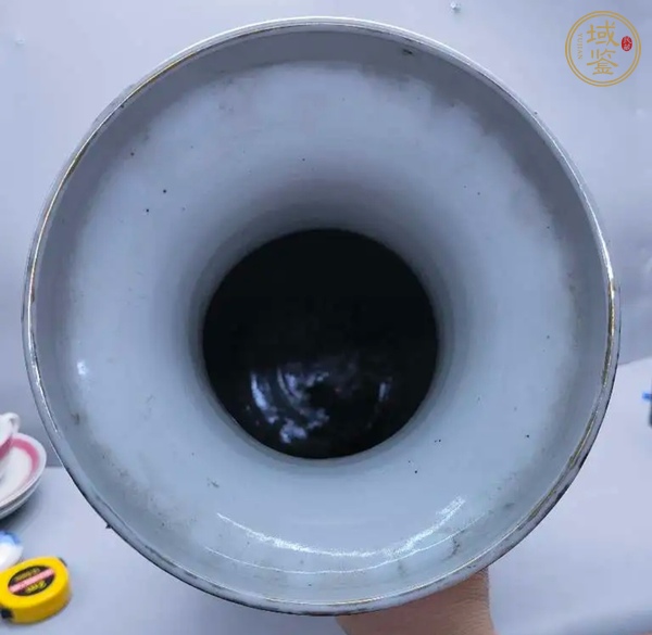古玩陶瓷百花不落花間龍紋粉彩盤口瓶真品鑒賞圖
