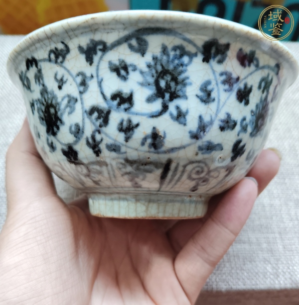 古玩陶瓷花卉紋青花碗真品鑒賞圖